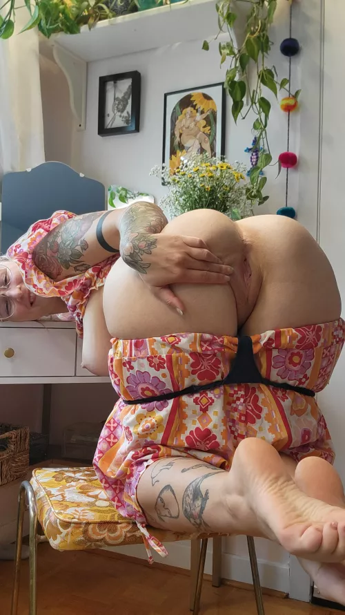 Spreading my little slit for you by _Natie_