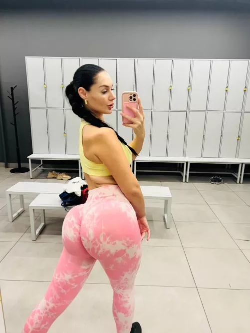 waiting for you to peel off these leggings by looonykat