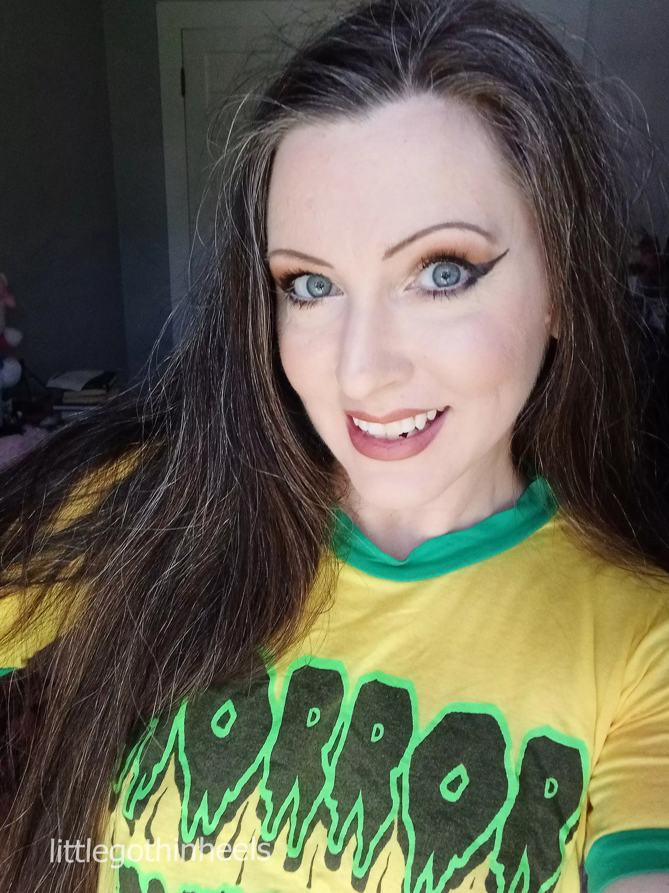 your smile brightens someone's day :-) posted by littlegothinheels