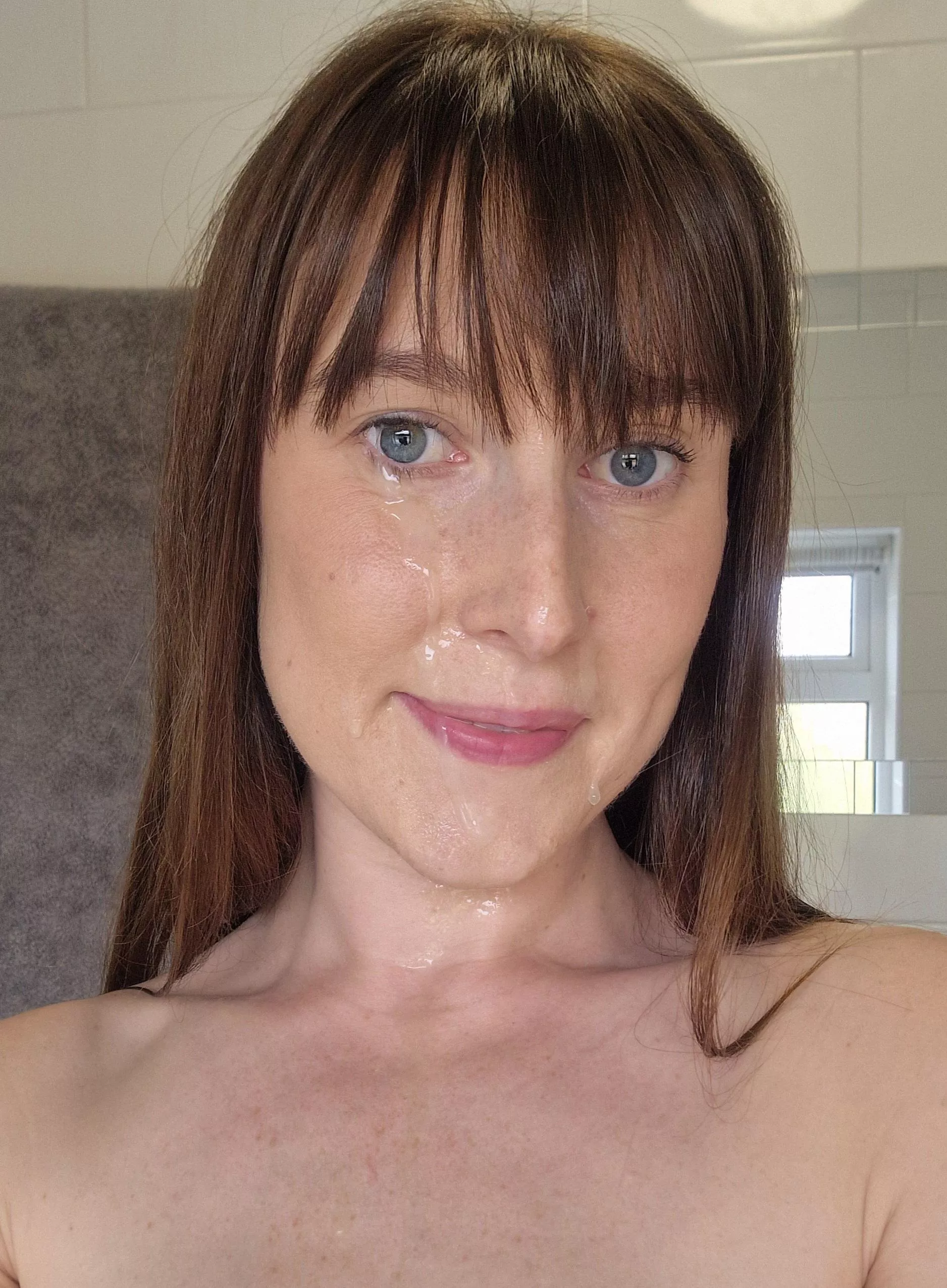 A daily facial keeps the skin glowing 😉💦 posted by Next-doorNudists