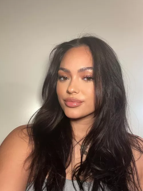 Are you attracted to a girl with simple looks. by curvysweetpie