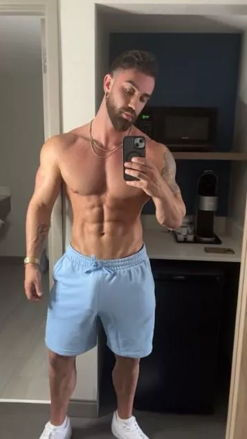 Dis V  posted by alphaflexer