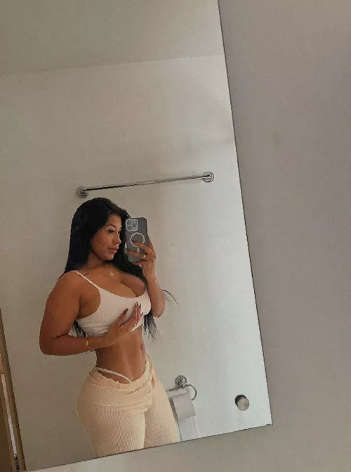 i am  the cutest >.< by angelbutterflysparkl