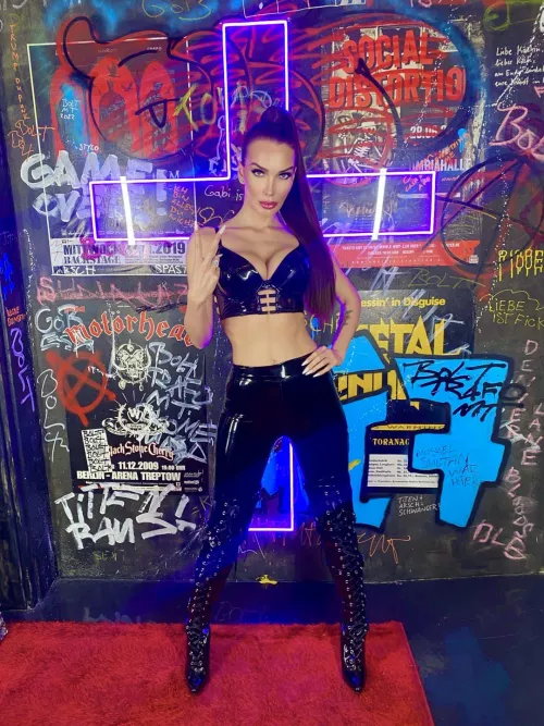 I know this shiny clothes make you drool by mrs_utraviolence