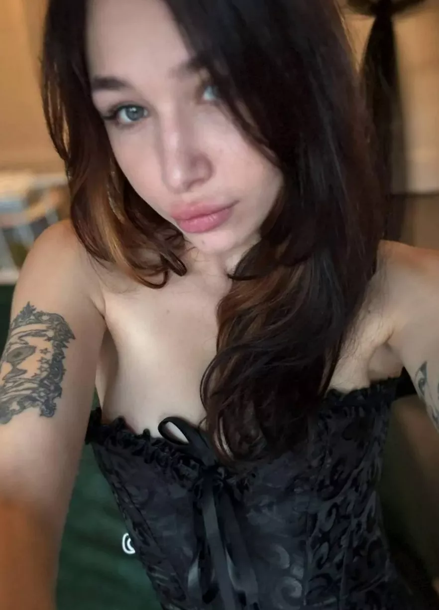 i like black... posted by GoddessCharm_