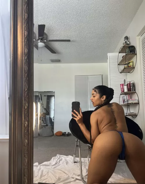 Need someone who can handle this ass by milkyzula