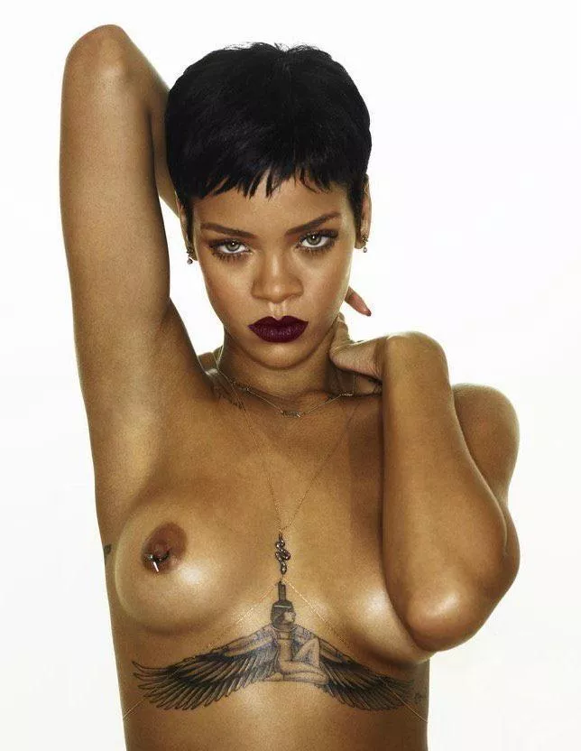 Rihanna posted by secretreddittor