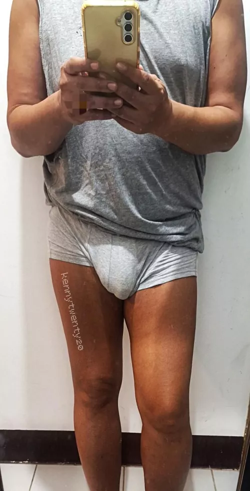 Still too hot for gray sweatpants here [59] by kennytwenty20