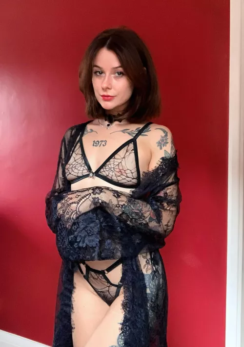 The Mona Lisa has no eyebrows by Freaky_Foxyy