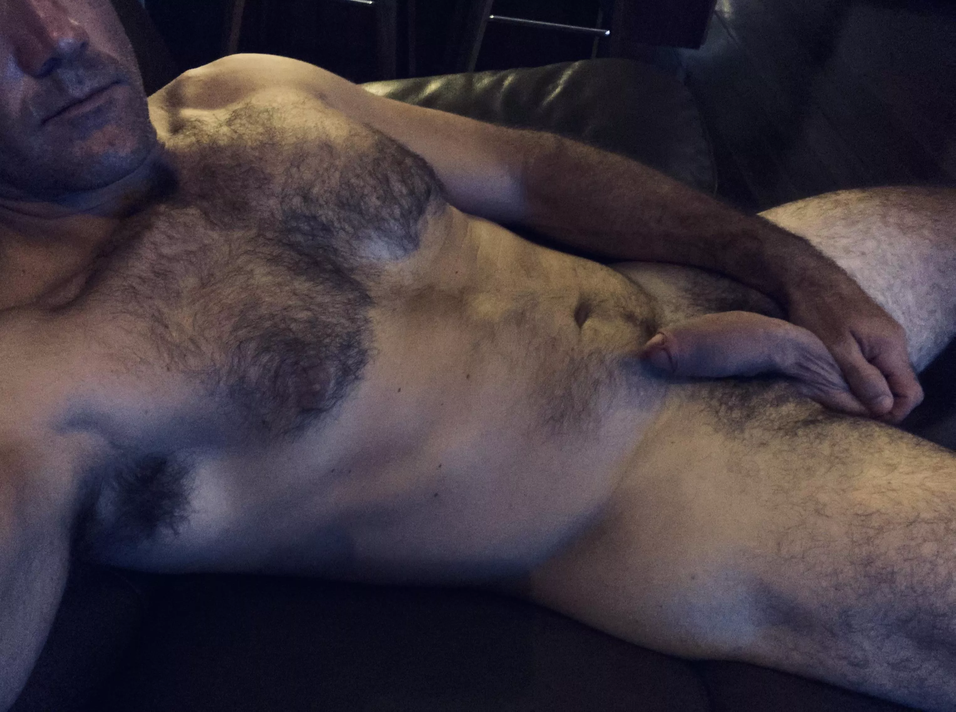 Would love someone to come lounge with me 😏 posted by FearlessAside7678