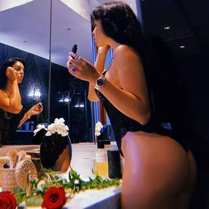 Georgina Rodriguez  posted by guskor