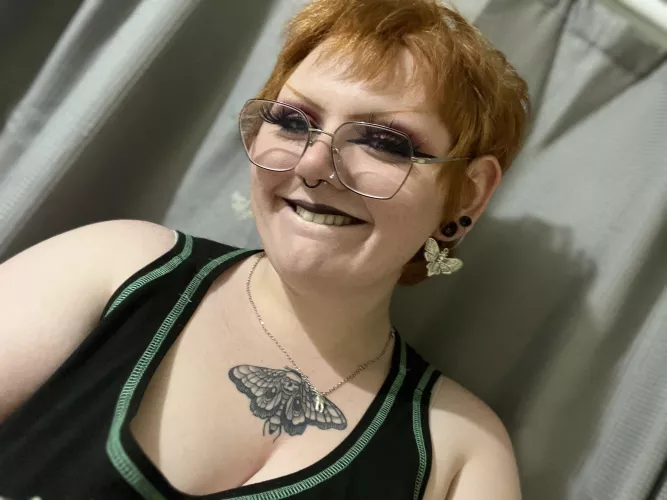 how’s your friday night going? 🫶🏻 by battyredd