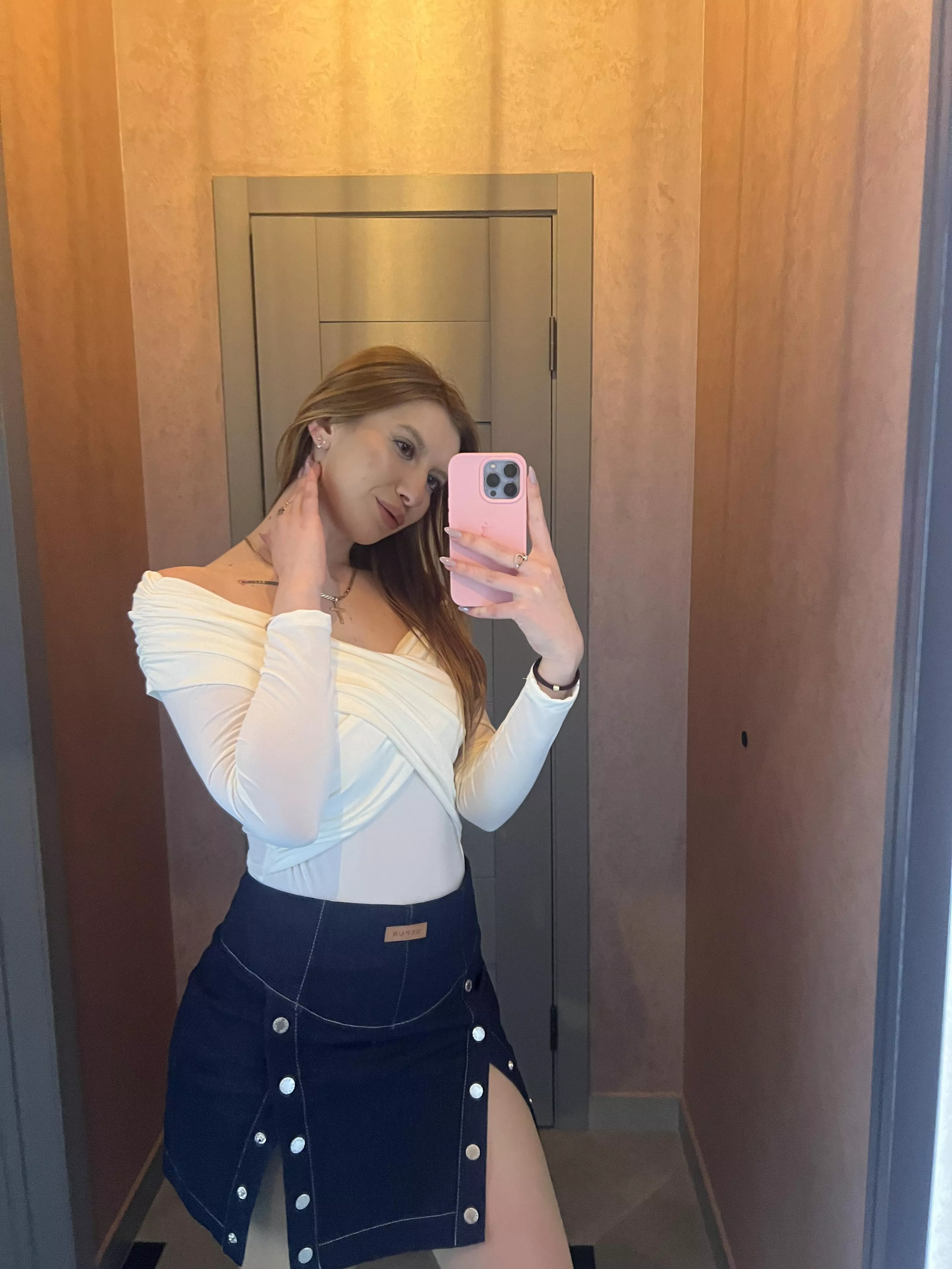 I like this college outfit posted by Babinhoe