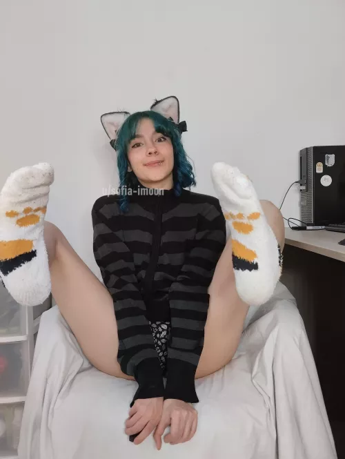 I want to play on your lap Master by sofia-imoon