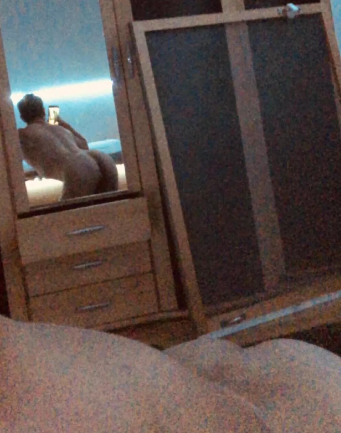 I'm a freshly 19-year-old smooth, sporty bottom boy who would like to send you my entire snap gallery posted by gayboyybb