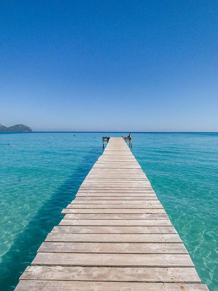 Paradise 🌊 posted by Jimenahot