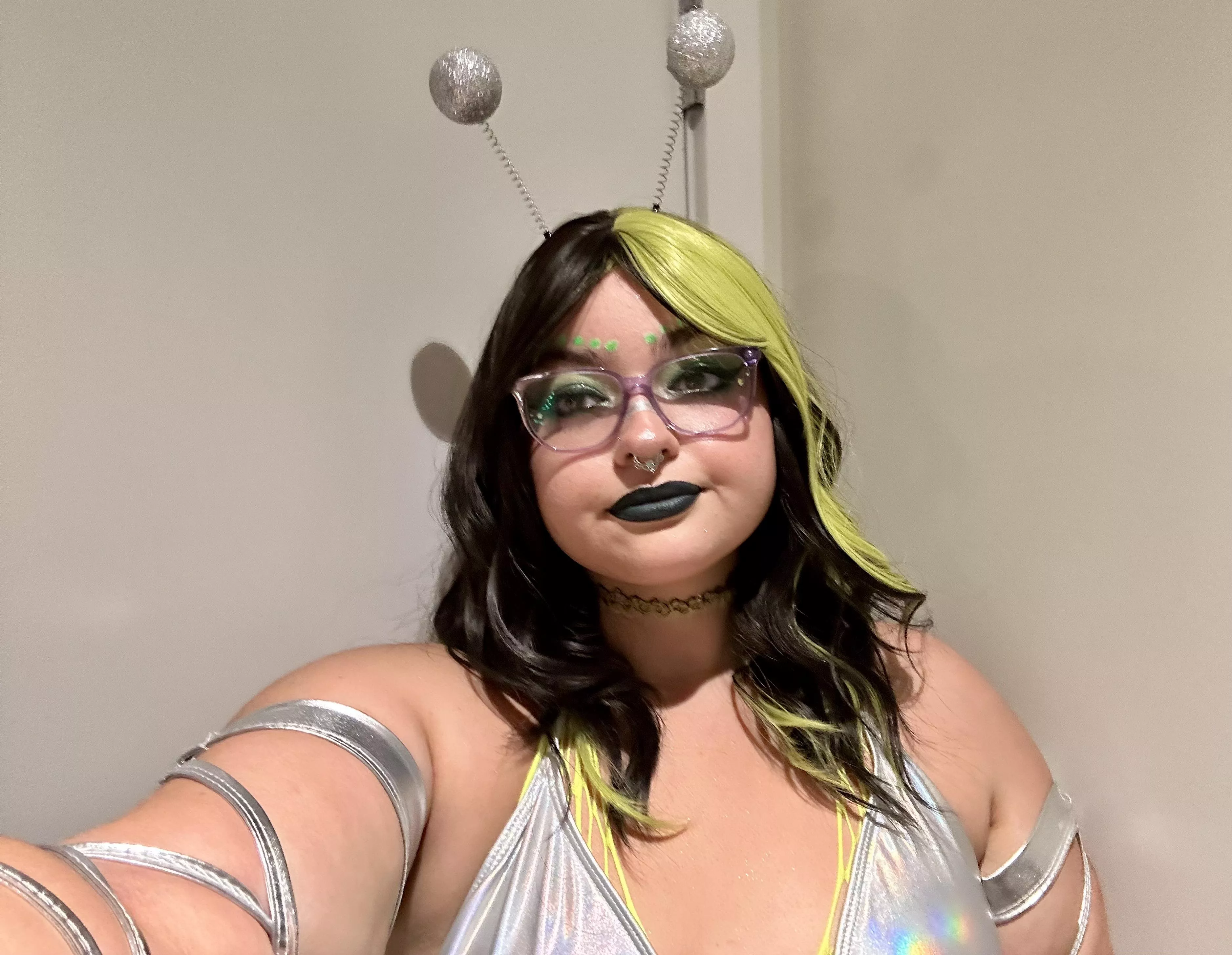 Take me to your leader 👽 posted by naughtycanadaa