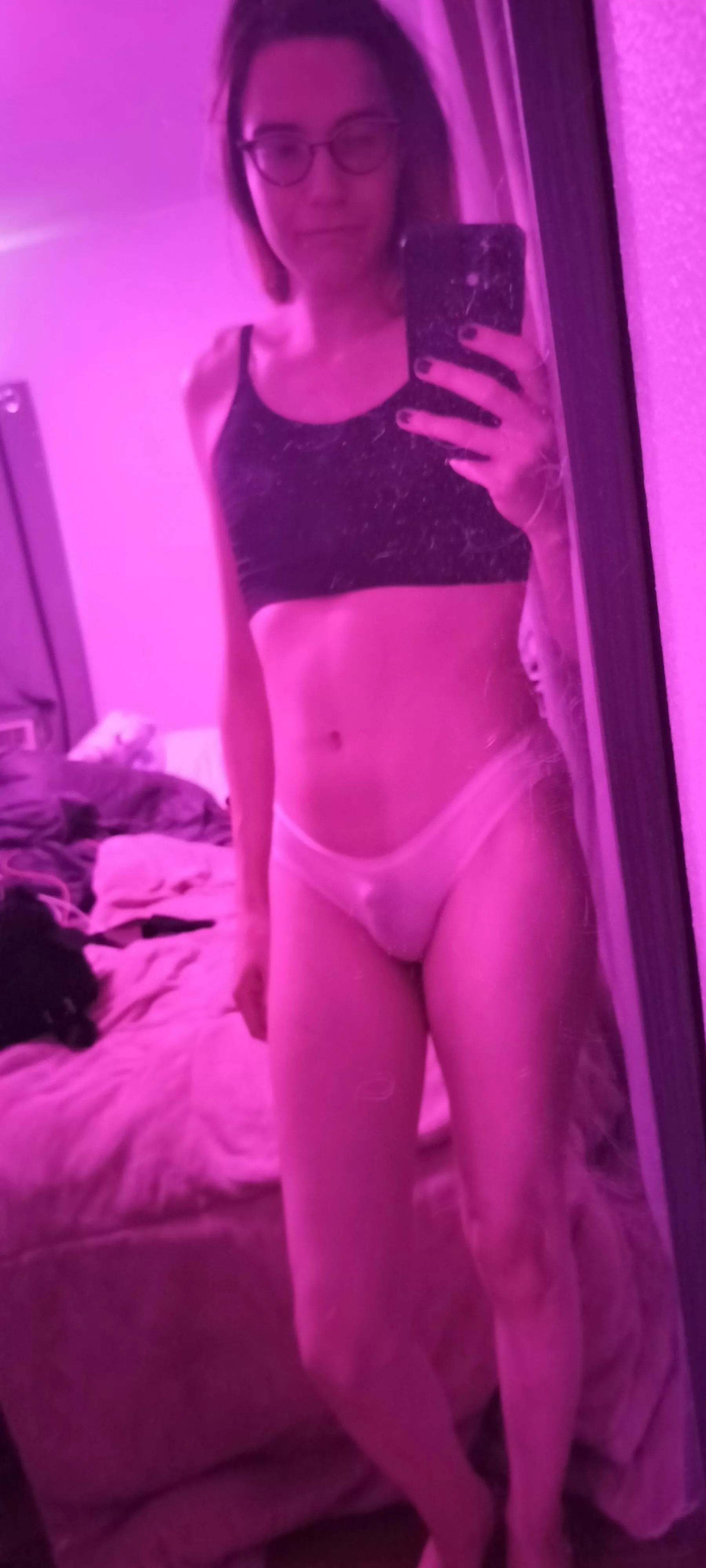 tiny bulge is still bulge  posted by traanniecum