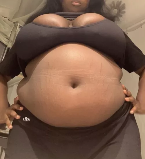 After 24 donut holes and pizza 🫣🥰 by chuncky_cutie