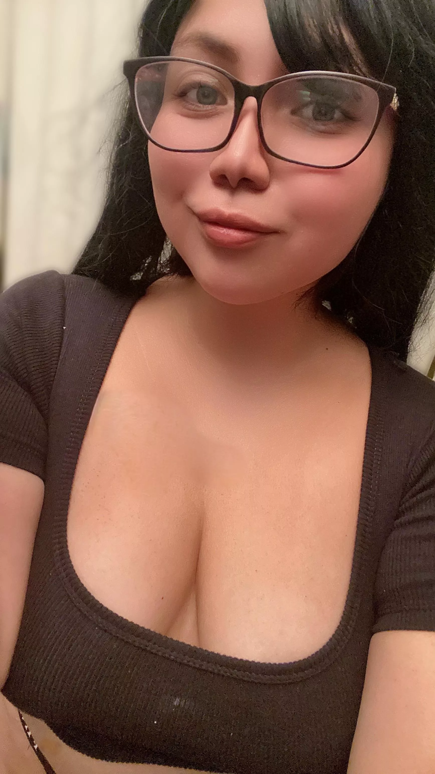 Big glasses make me look like a nerd (F) posted by SexyAzucena