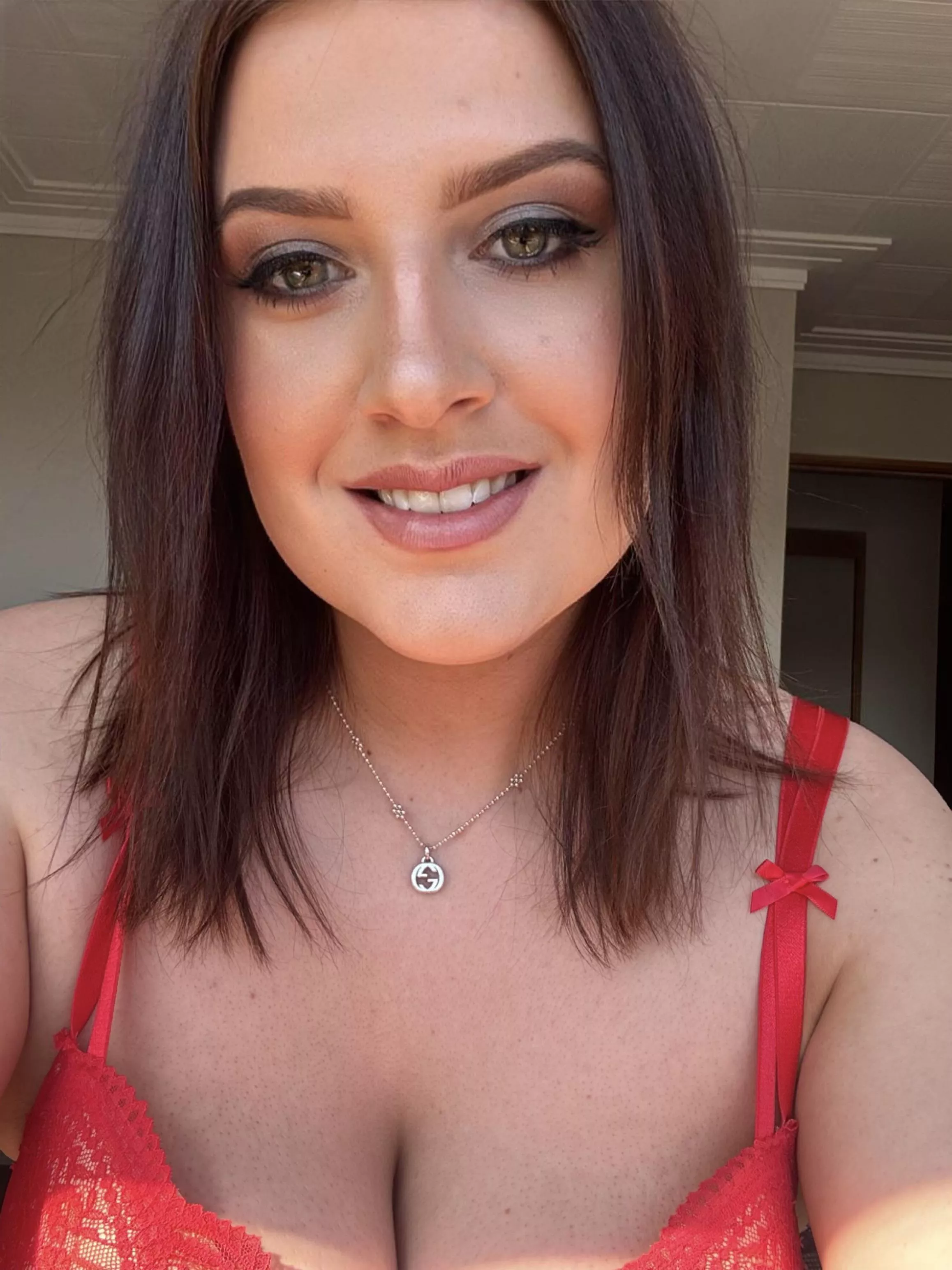 Do you like country girls when they are dressed up? posted by sophoalicexo