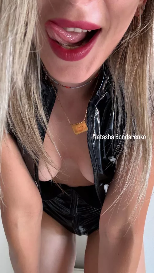 Down view for you, yes for you!  by NatyBond_OF