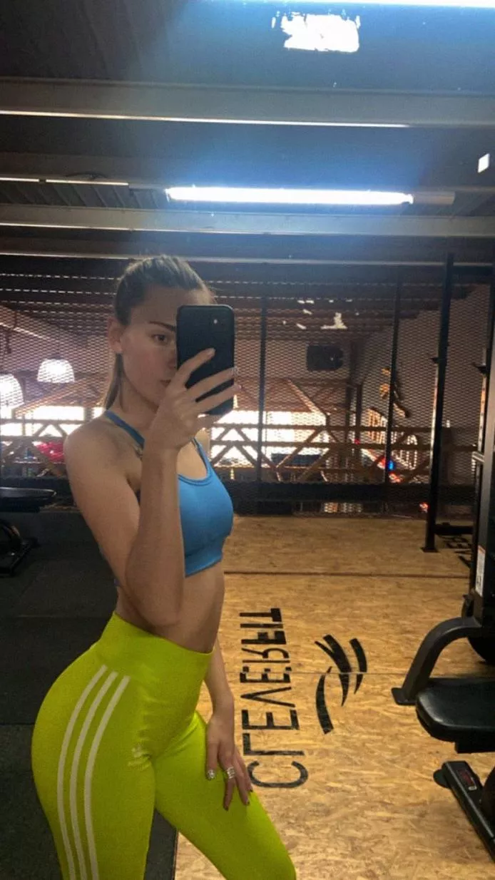 I am tiny but full of surprises posted by Angelicalmiranda02