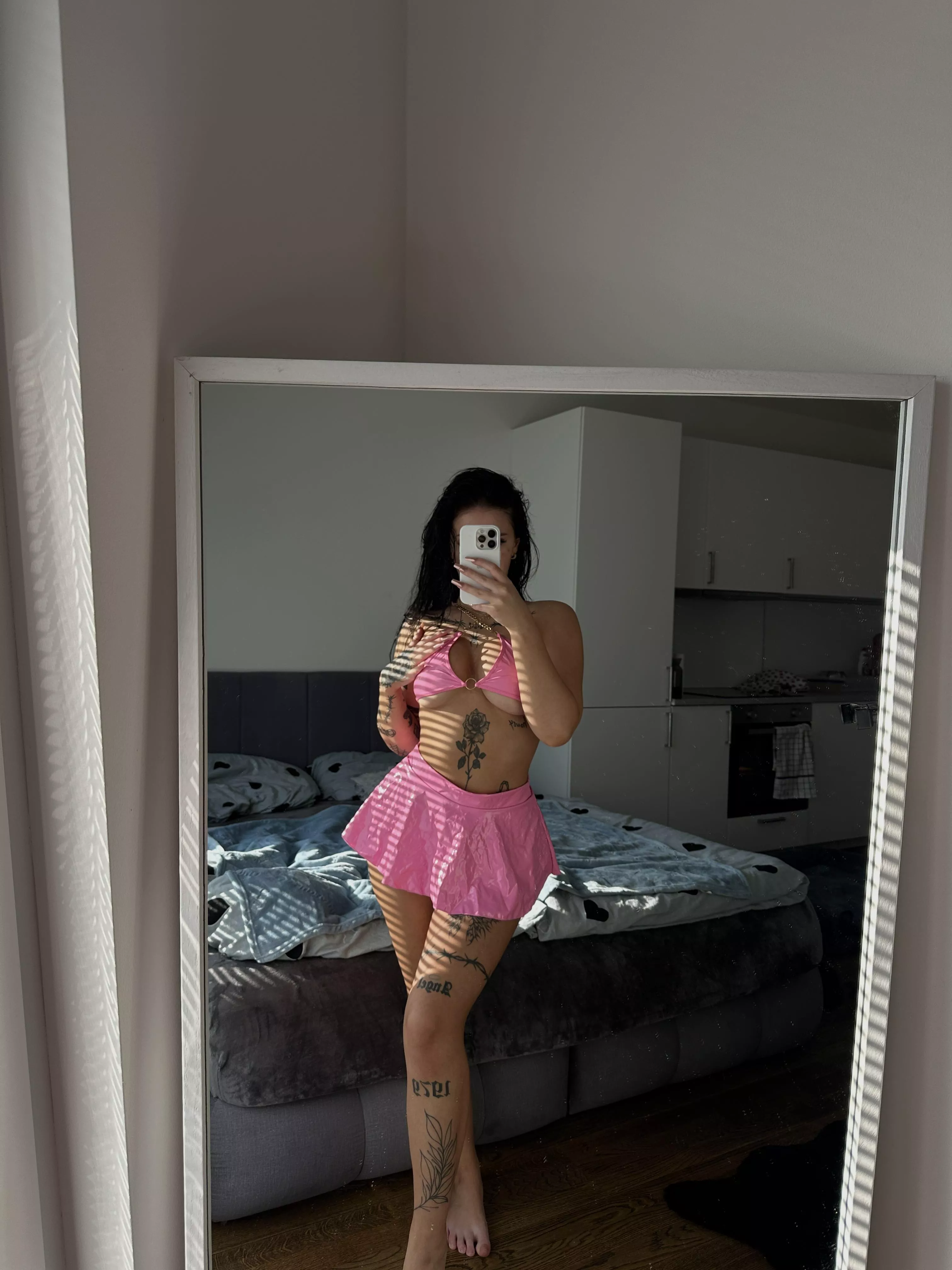 I m so wet under my skirt posted by StarGazerX0X0