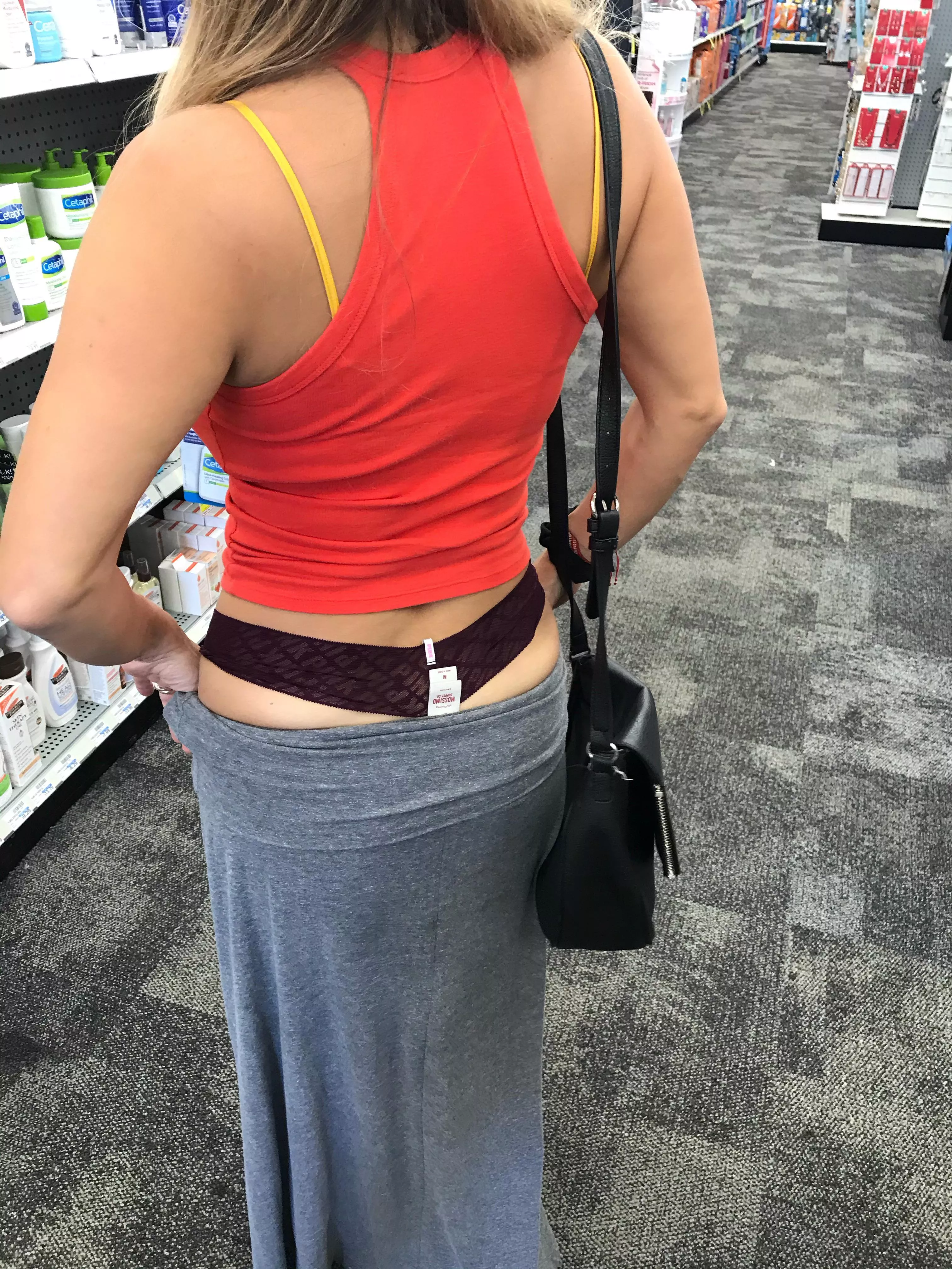 I think this is the right way to wear it posted by JennaTheWifey