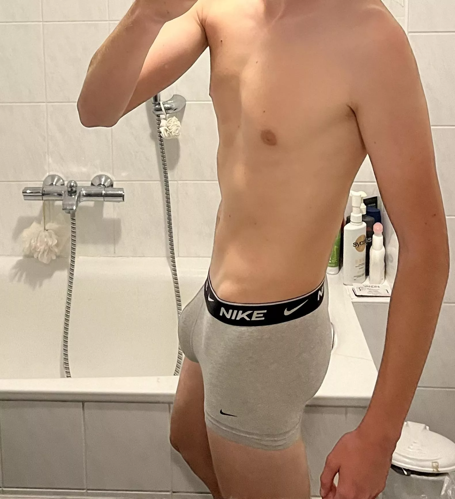 Nikes who wants posted by DiamondEasy5036