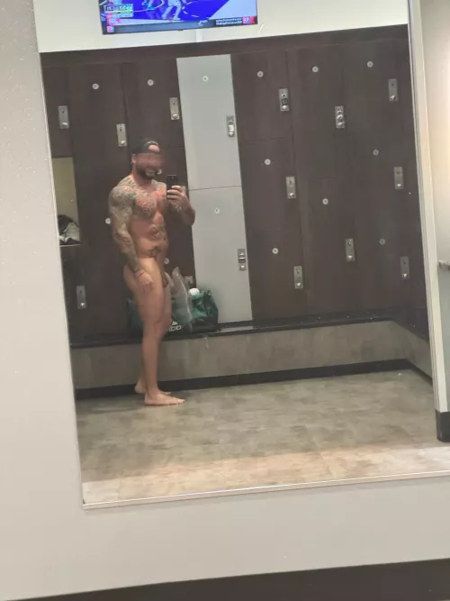 Not naked, have a hat on… (40) by Tempsoicanupvote