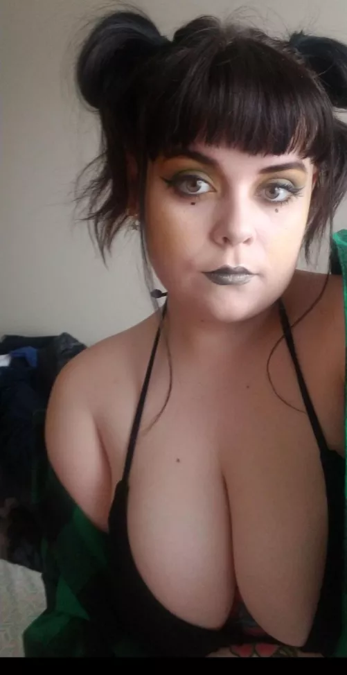 Tell me what you think by butterf1ykisses