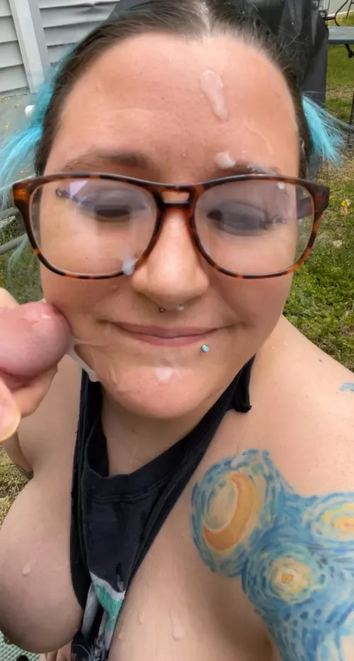 Turns me on so much getting my face painted outside…..and knowing you pervs a stroking to it😈 by SatanHerself6-6-6