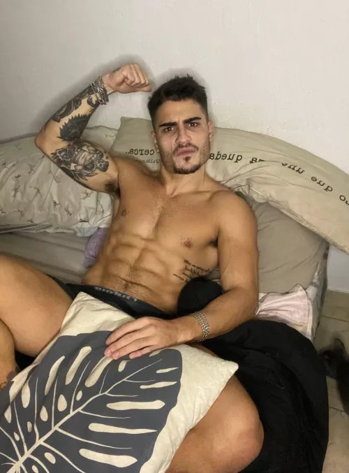 Want to eat my beefcake? by OlieTheKing