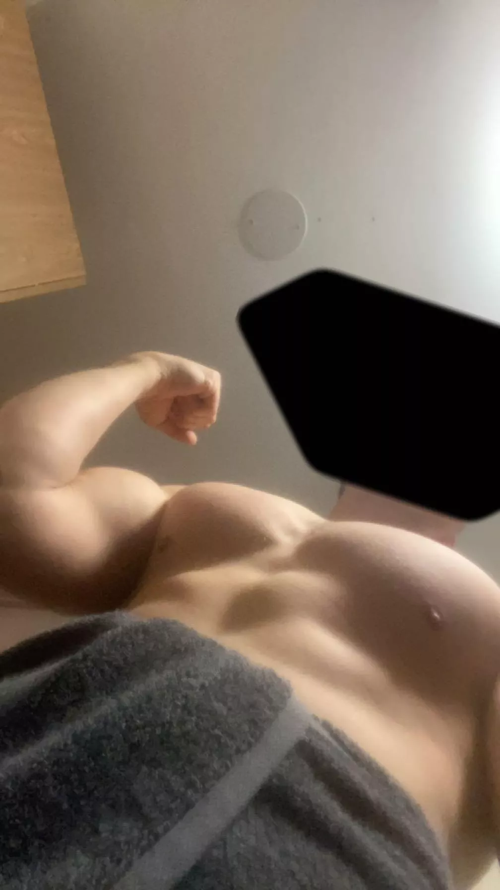 Watch me wank my straight muscular cock to you 20 posted by renner3456