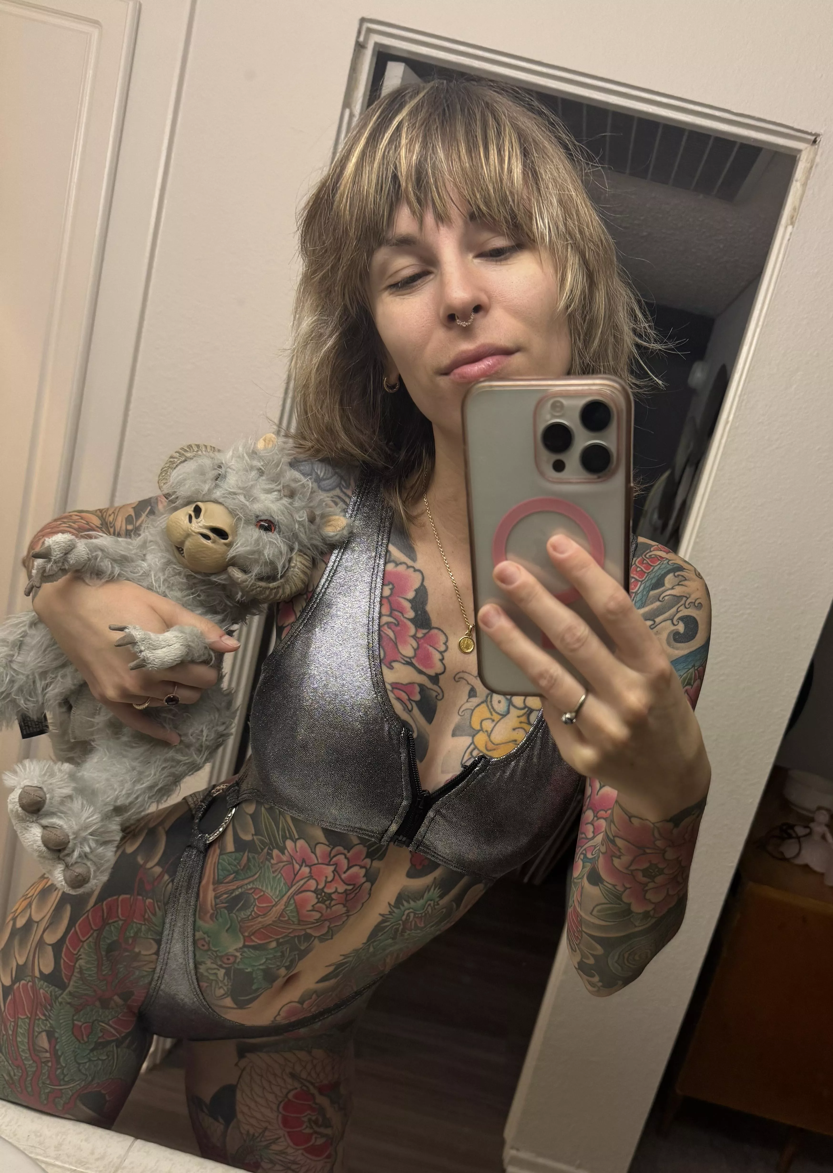 What do you think of my new galactic outfit? [f] posted by kuzagirl