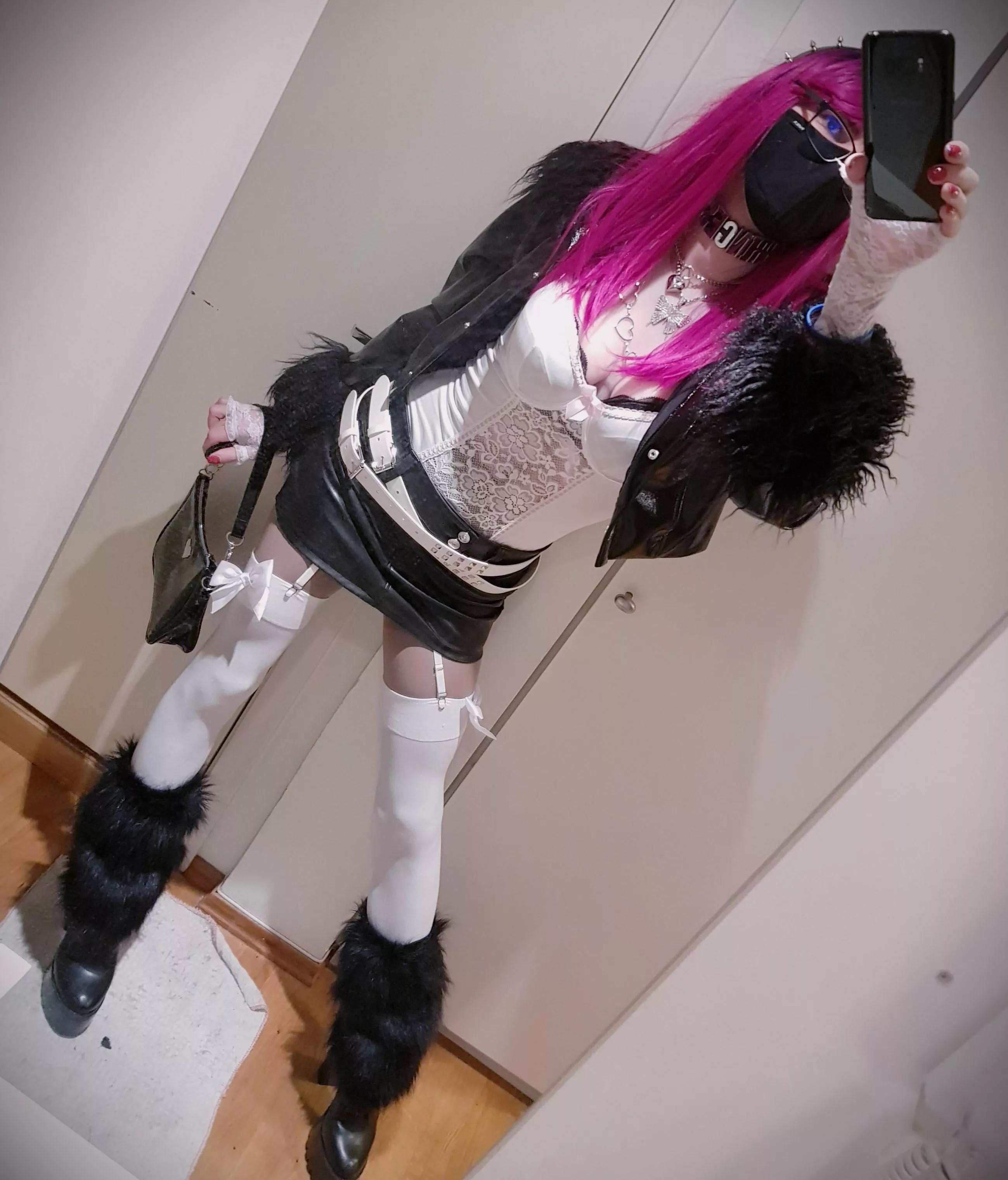 🖤0/3💗3/0🤍 posted by ShadowPrincessN7