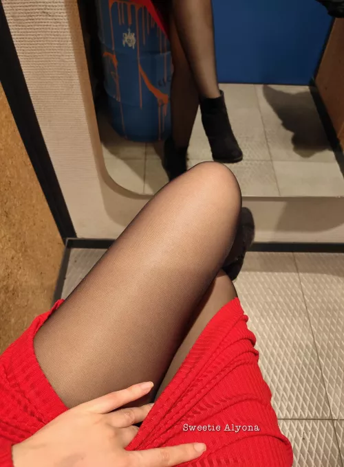 Black pantyhose  by SweetieAlyona