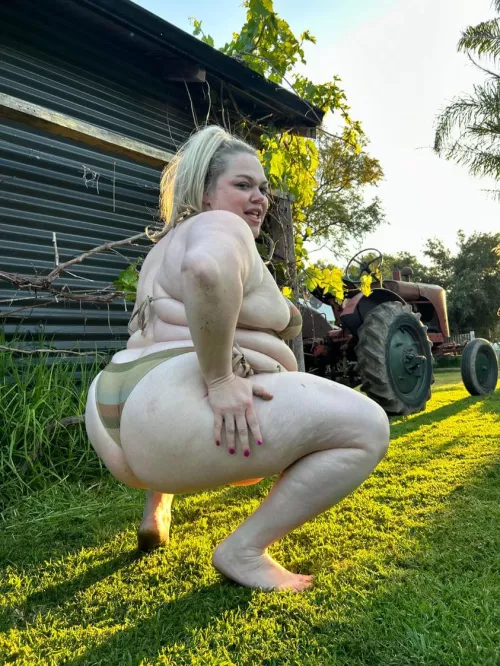 Breed me and give me a fatter ass  by onlyjaynefan