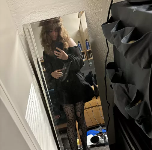 College boy having a hard time making friends 😿 😛 by Similar_Technician96