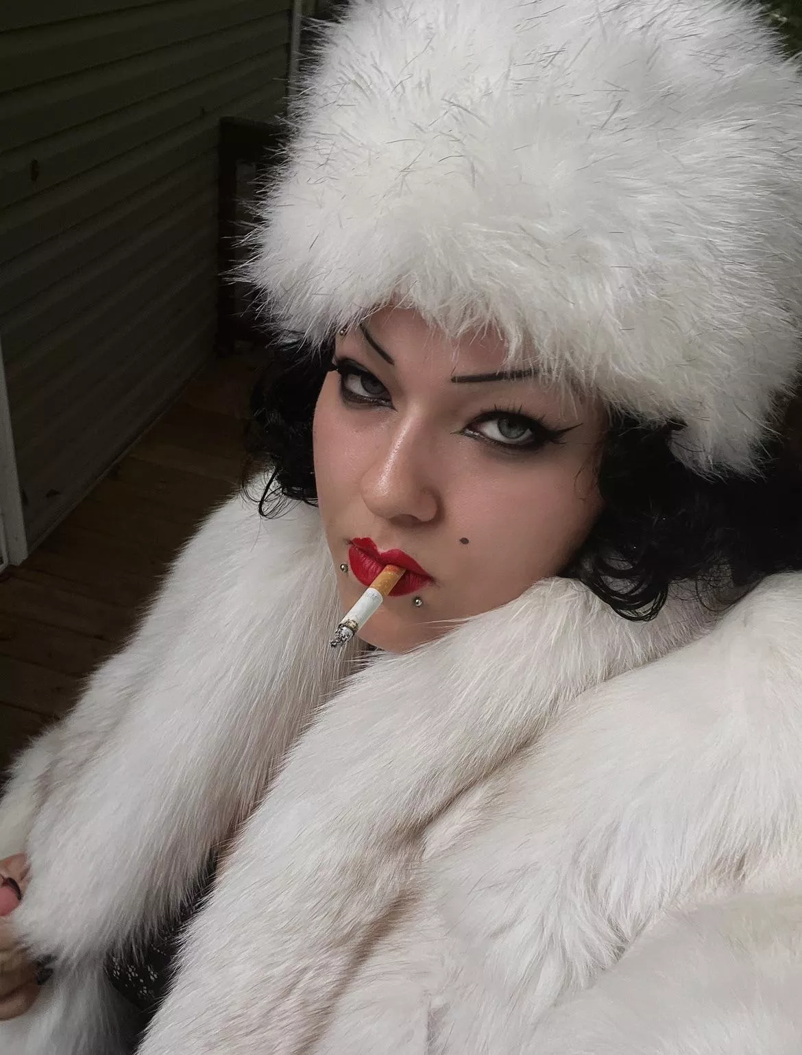 Countess smoking in full furs posted by MyVampireDream