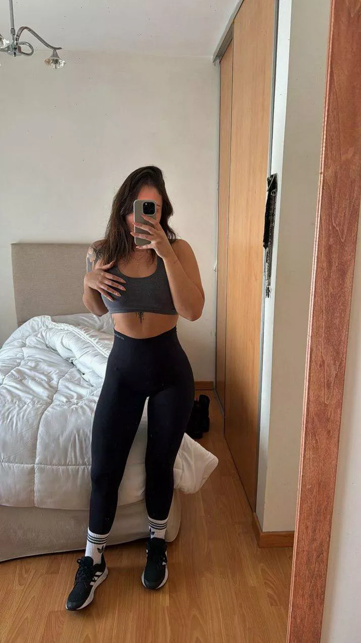 croptop monday mood posted by Busty_Misty