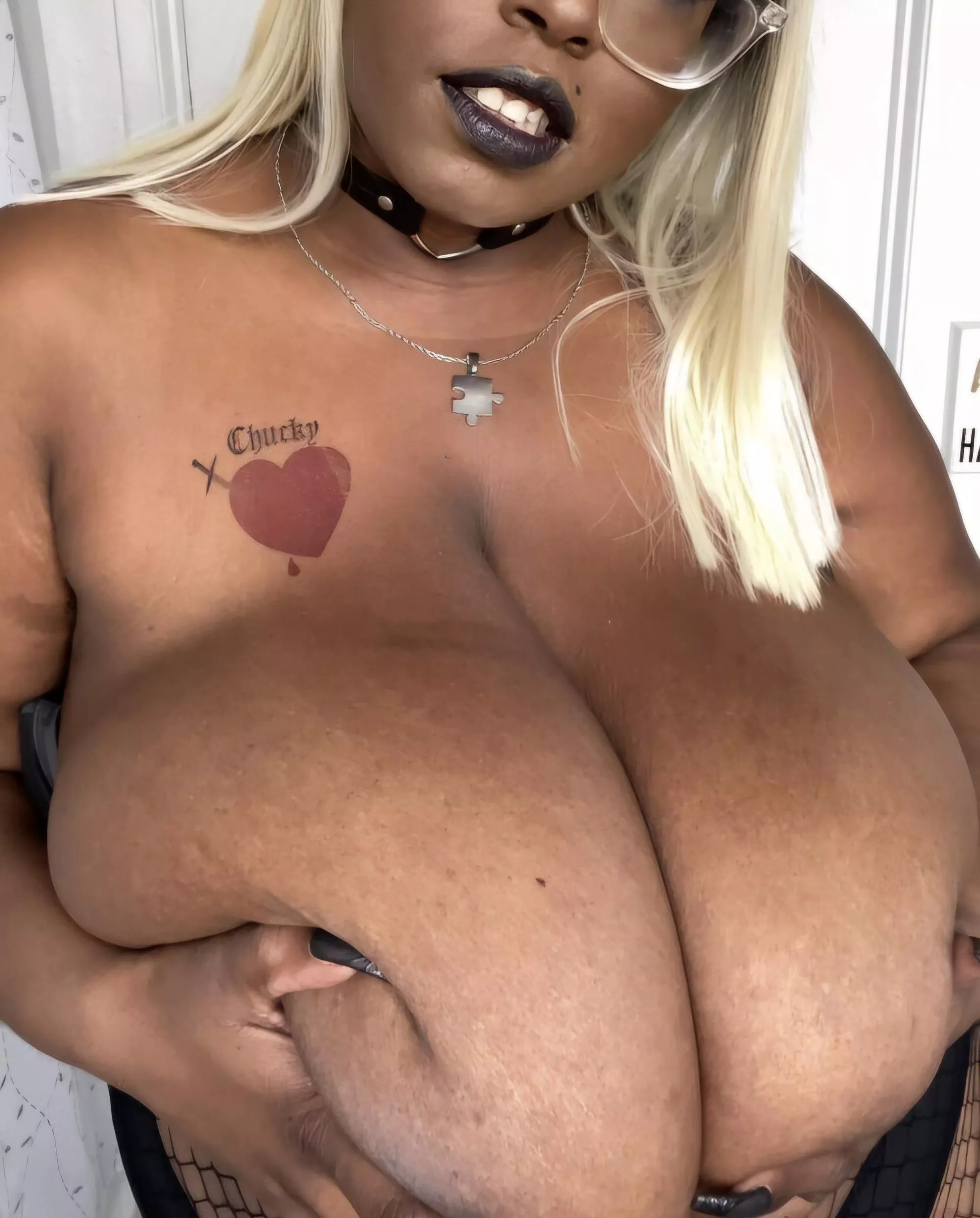 Give this bride a hand with these heavy tits! posted by Briannachica