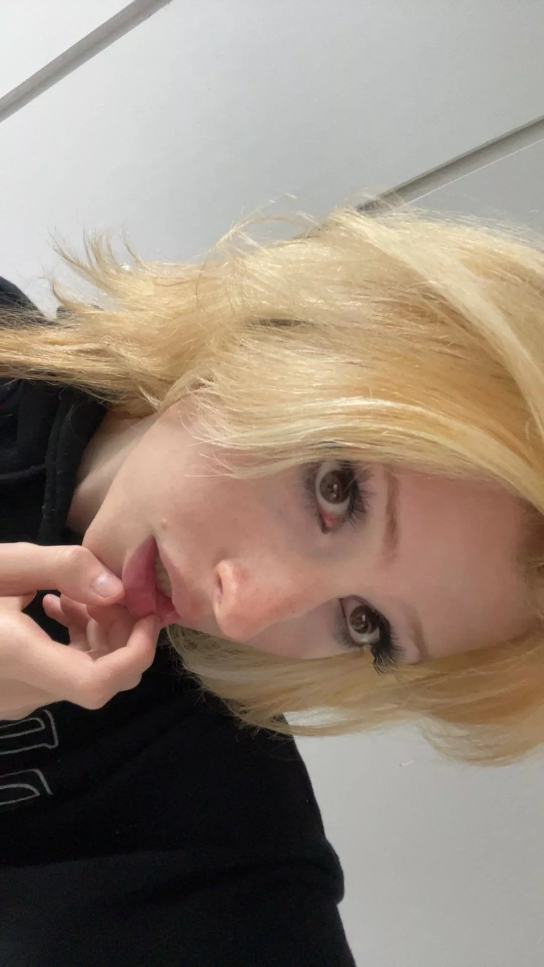 hi  posted by xnanopopx