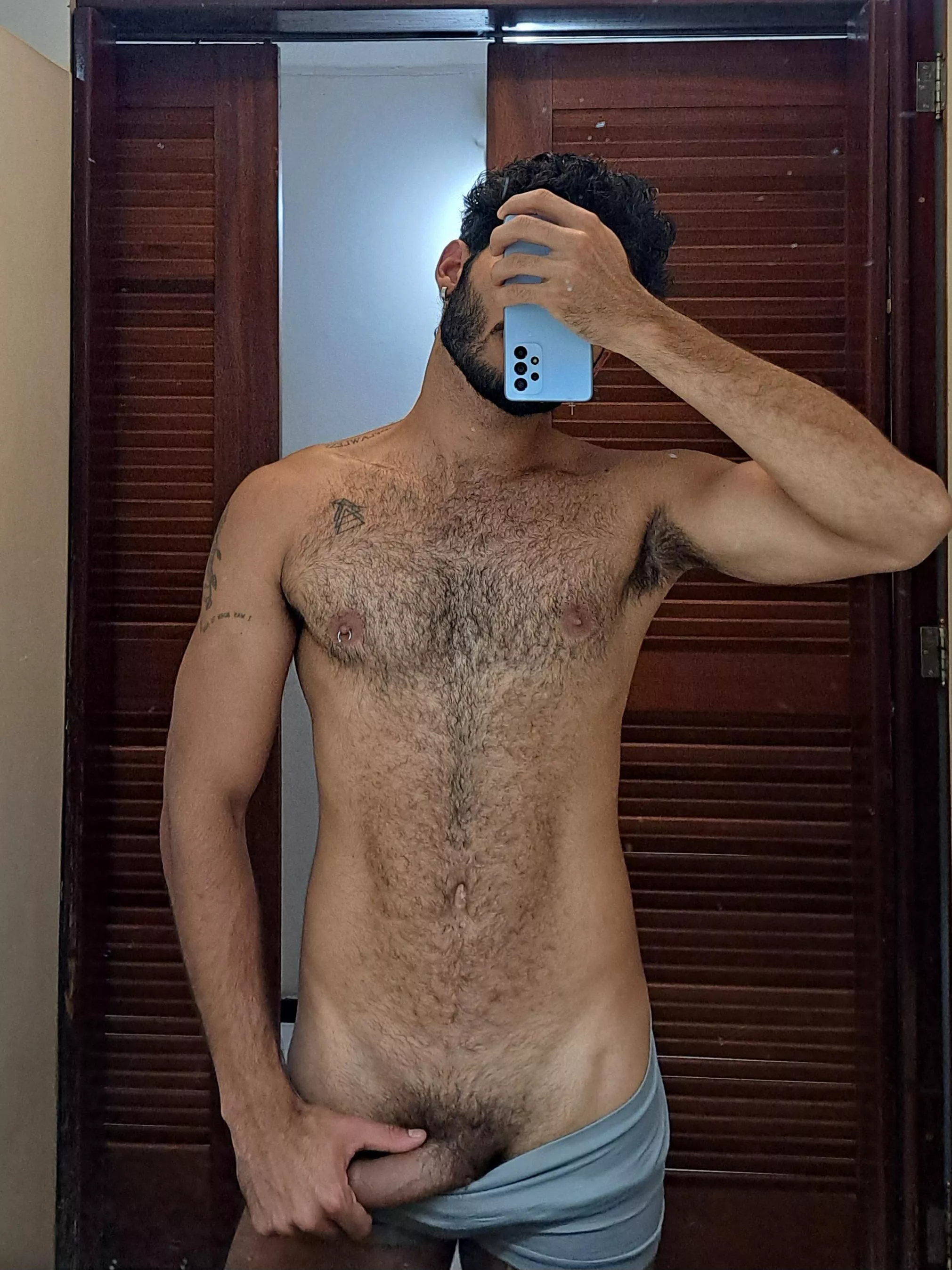 Hungry 😋 posted by gustavohot