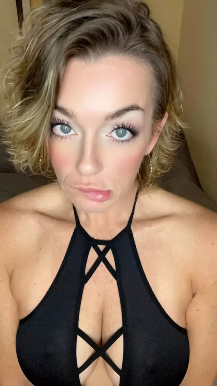 im thinking about what u can give me posted by SashaSins555