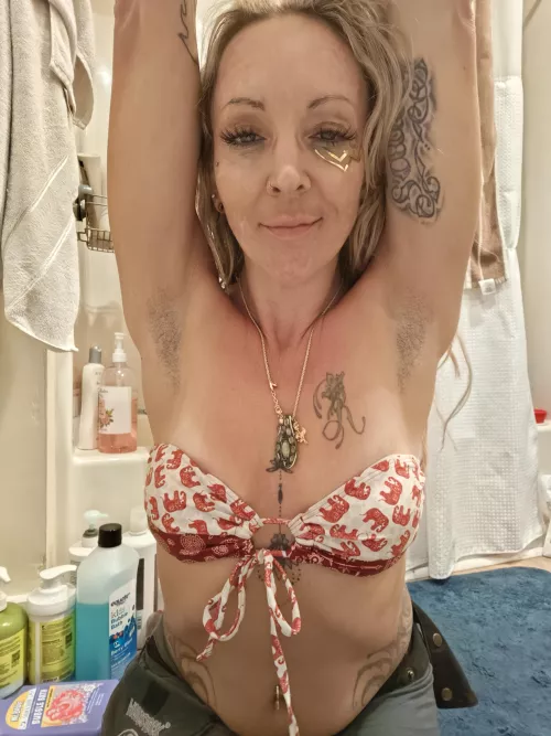 It's the end of bathing suit season.... So here's prolly the last swimsuit/pit pic until it warms up again!!  by MzRosieB