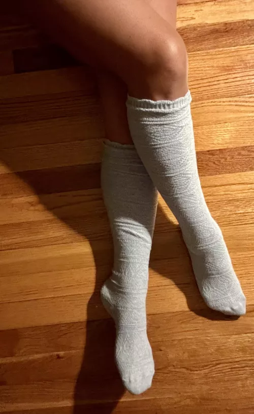 Staying warm on this cold and rainy night  by Sole_Satiable