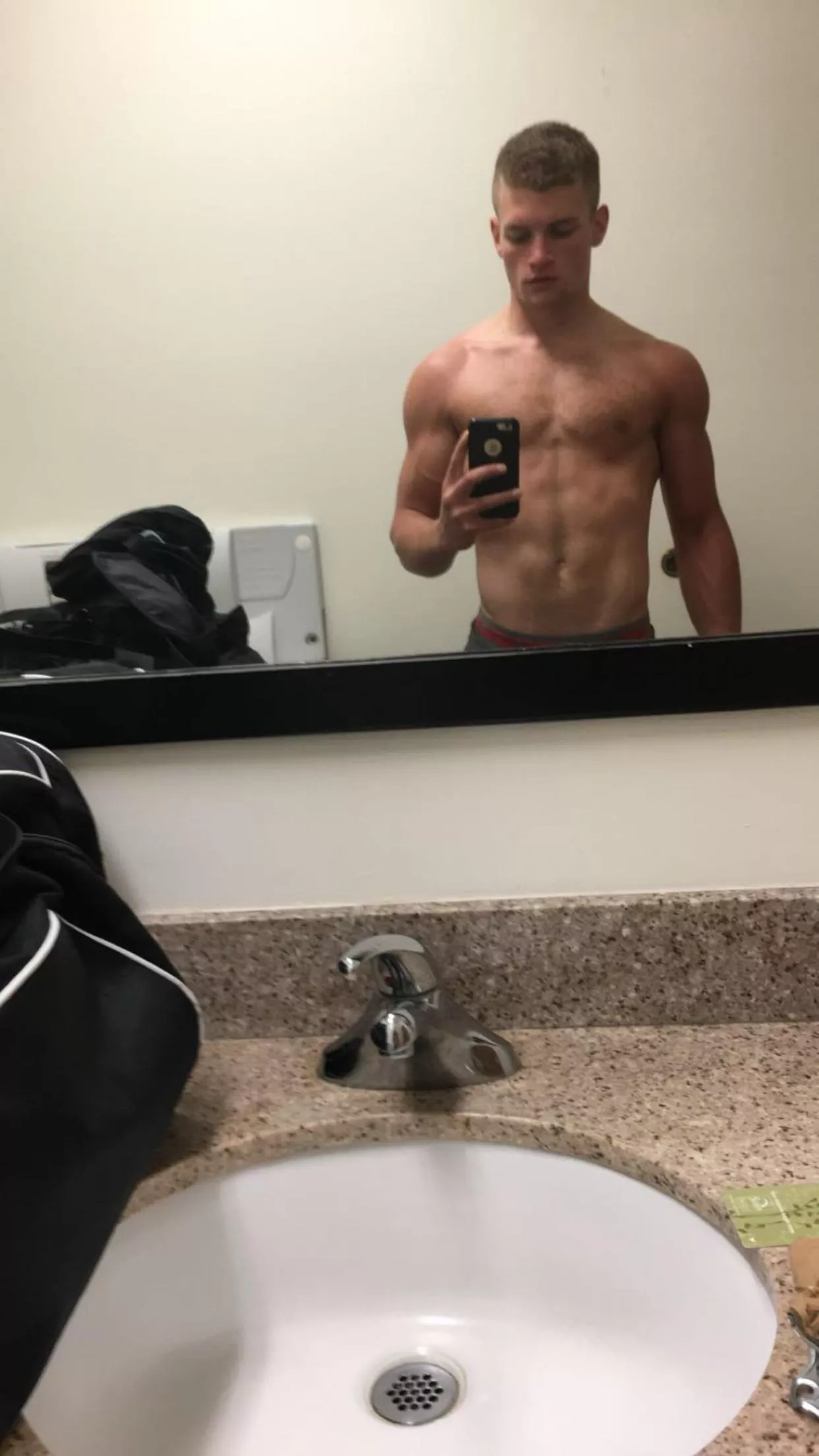 💪🏼 at the gym posted by PlayboiKetchup