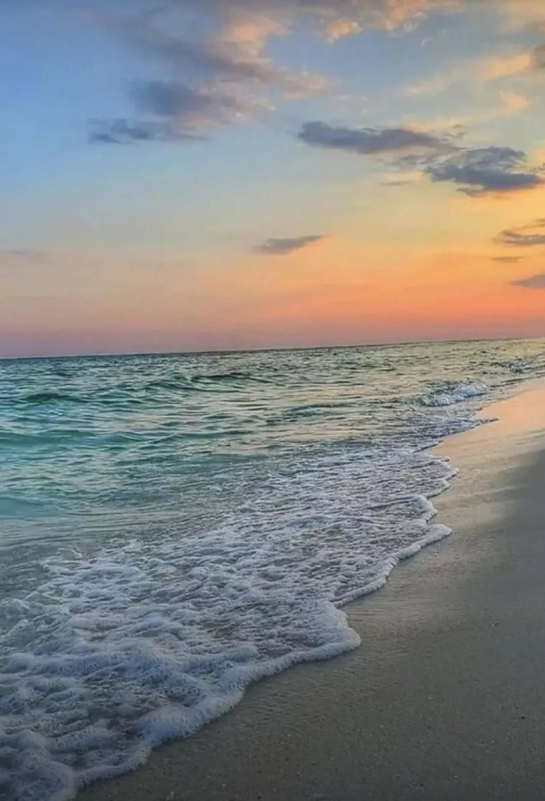 Beautiful view and wonderful sun. Everything in the picture is excellent posted by CarlaAhmed